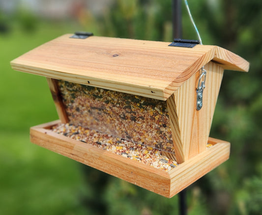 DIY Cedar Fence Picket Bird Feeder Plans – Beginner-Friendly Woodworking Project